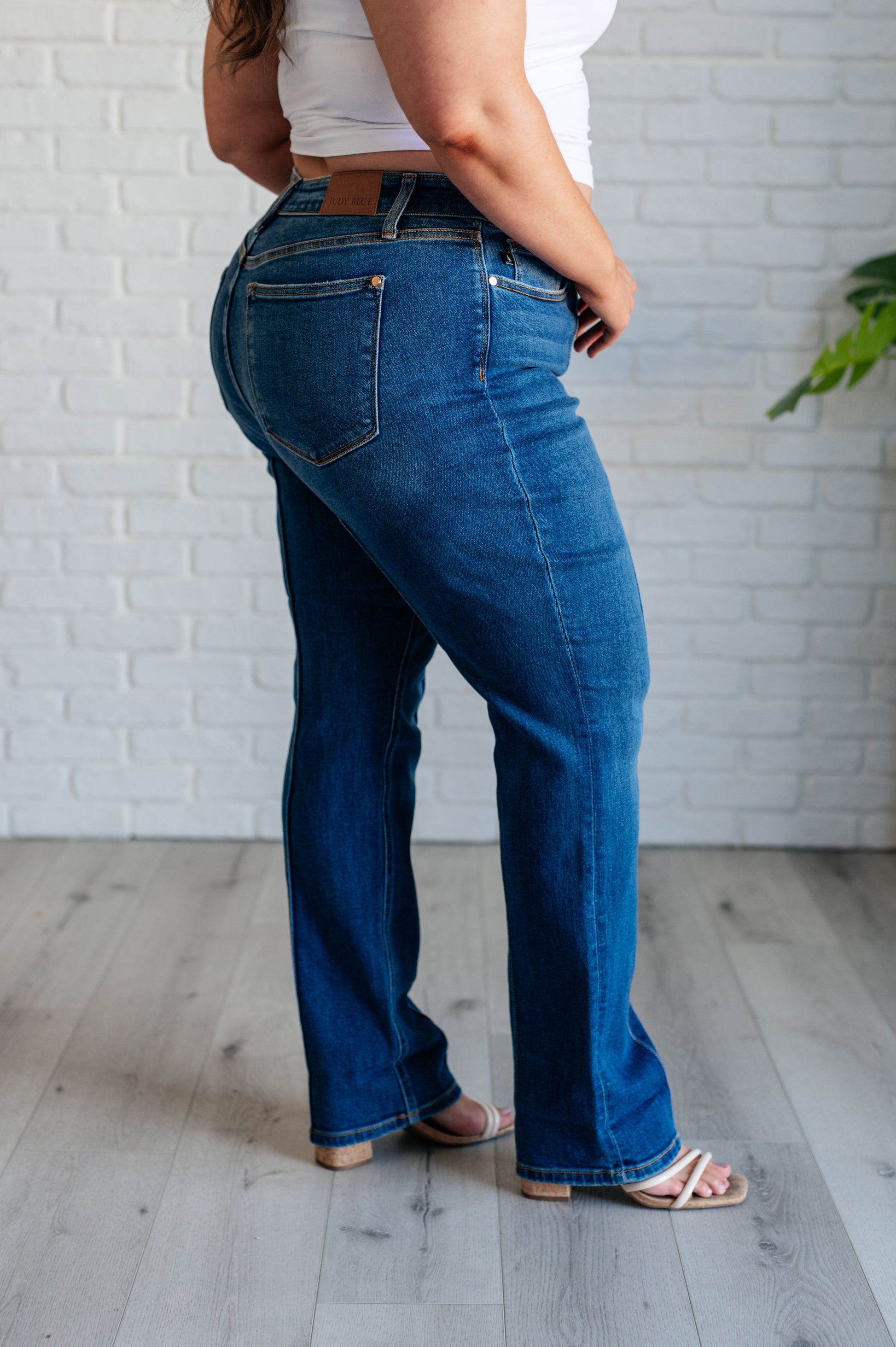 Campbell High Rise Center Seam Detail Straight Jeans - KD Lane
