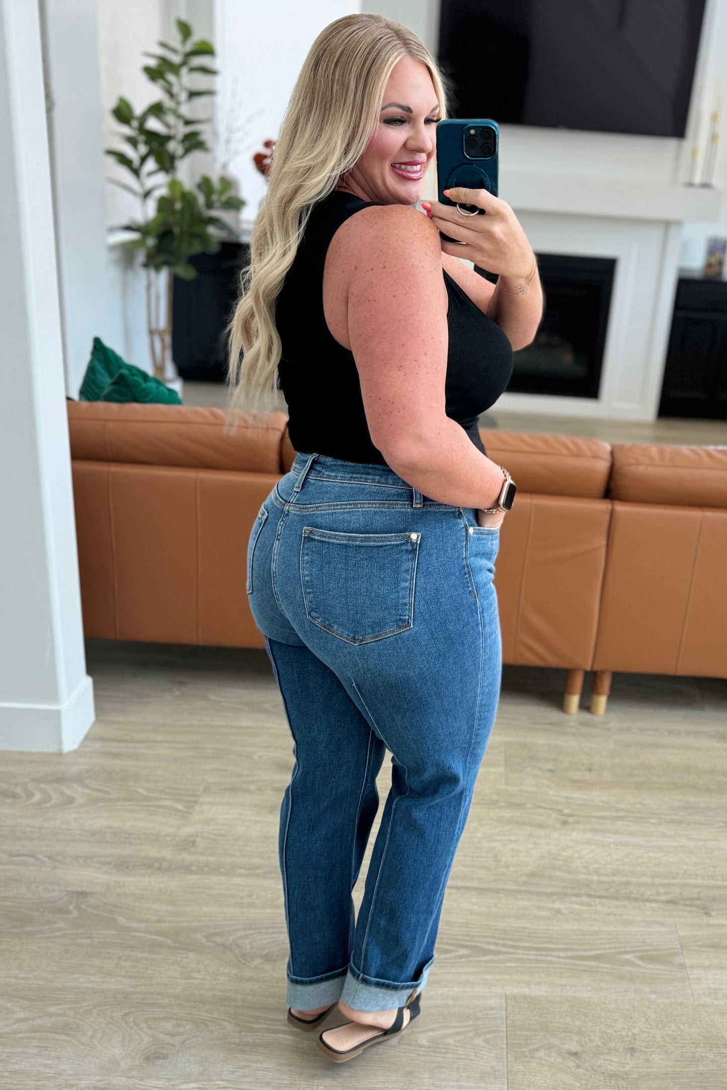 Campbell High Rise Center Seam Detail Straight Jeans - KD Lane
